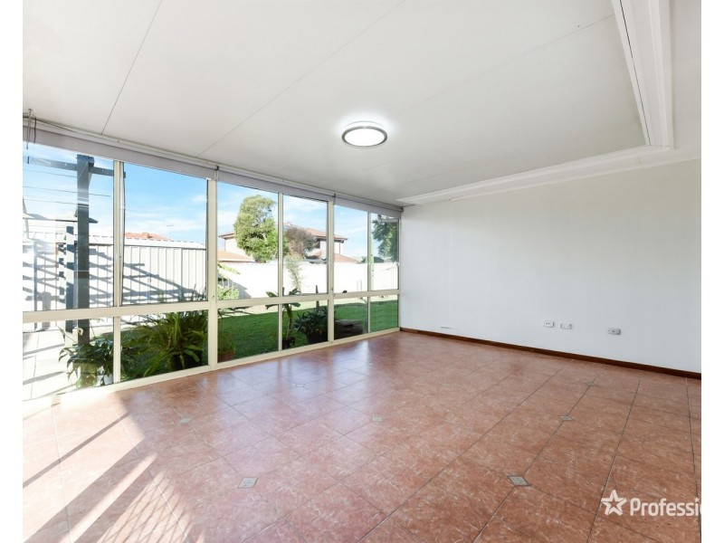 17 Toomung Circuit, Claremont Meadows NSW 2747