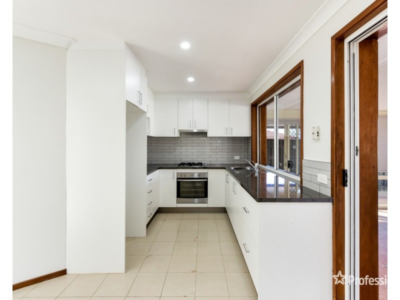 17 Toomung Circuit, Claremont Meadows NSW 2747