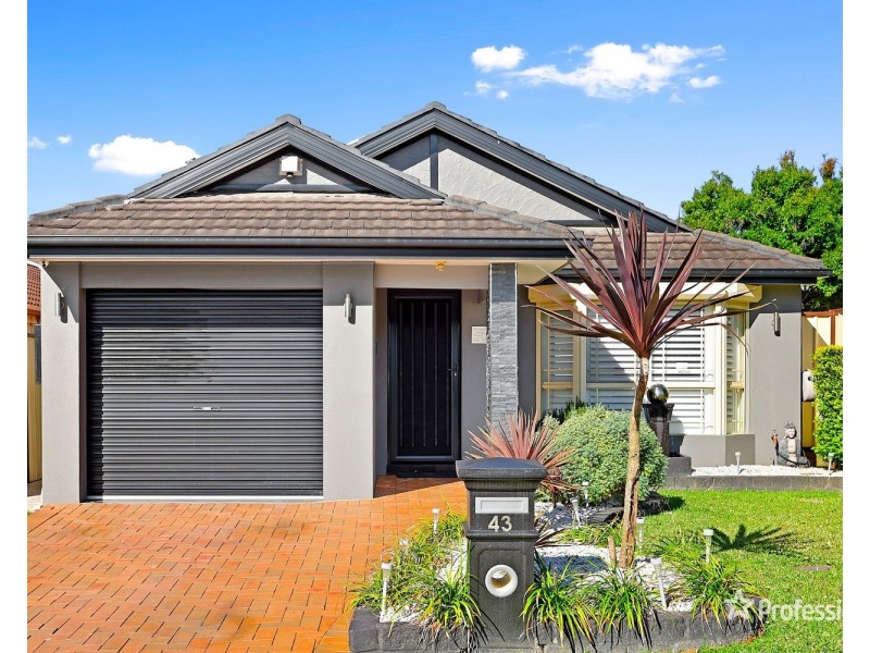 43 Explorers Way, St Clair NSW 2759