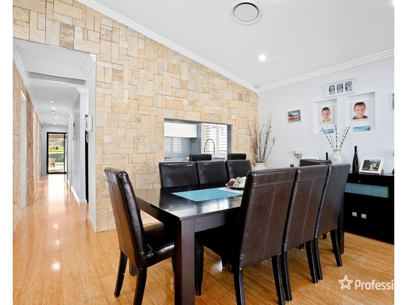 43 Explorers Way, St Clair NSW 2759