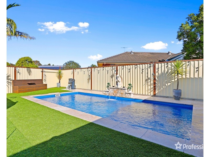 43 Explorers Way, St Clair NSW 2759