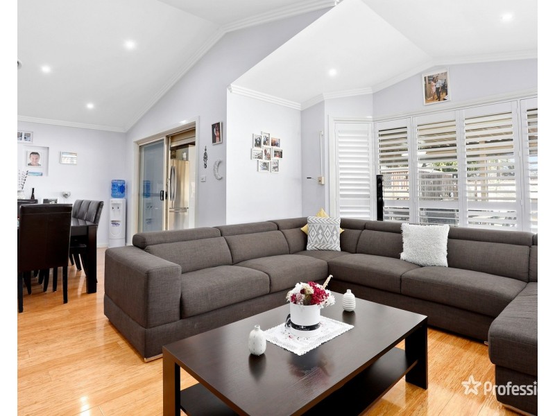 43 Explorers Way, St Clair NSW 2759