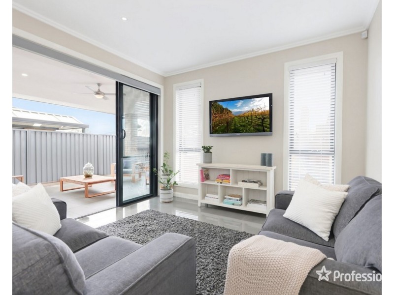 10 Binyang Avenue, Glenmore Park NSW 2745