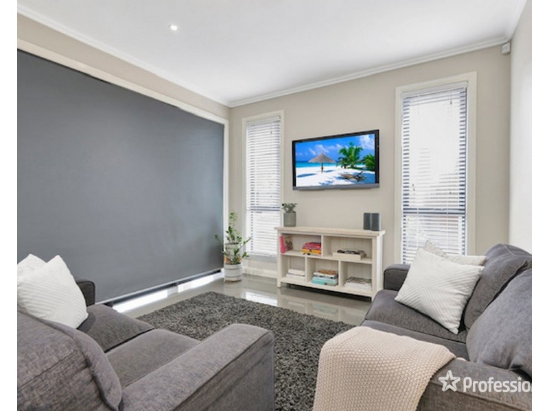 10 Binyang Avenue, Glenmore Park NSW 2745