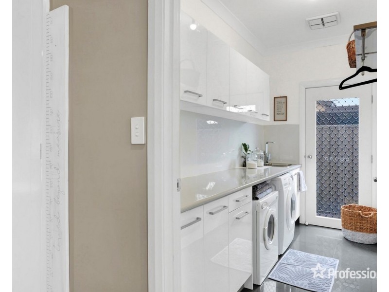 10 Binyang Avenue, Glenmore Park NSW 2745