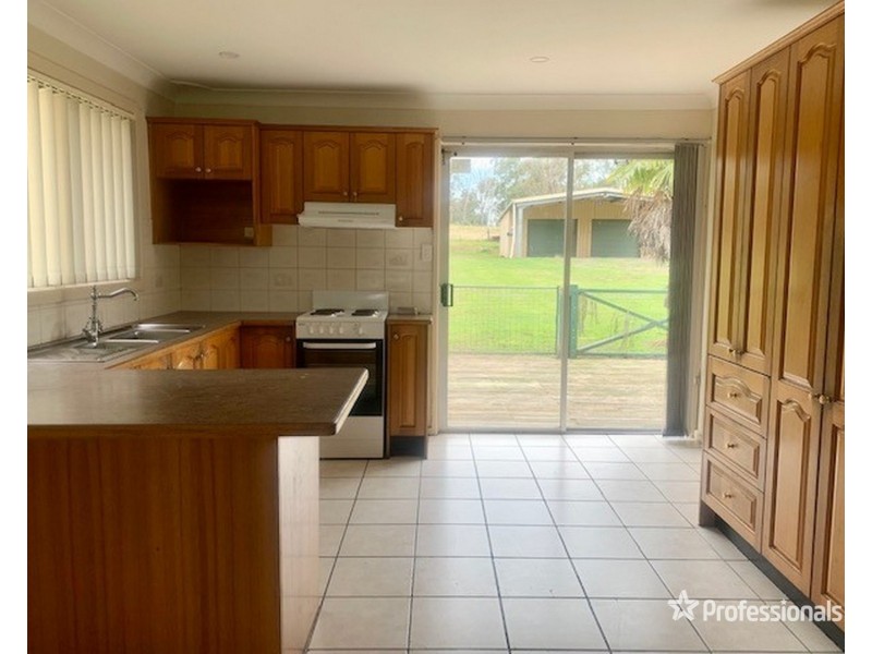 32 Findley Street, Bringelly NSW 2556