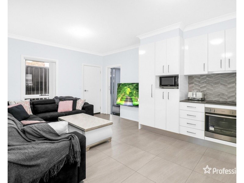 60 Coowarra Drive, St Clair NSW 2759