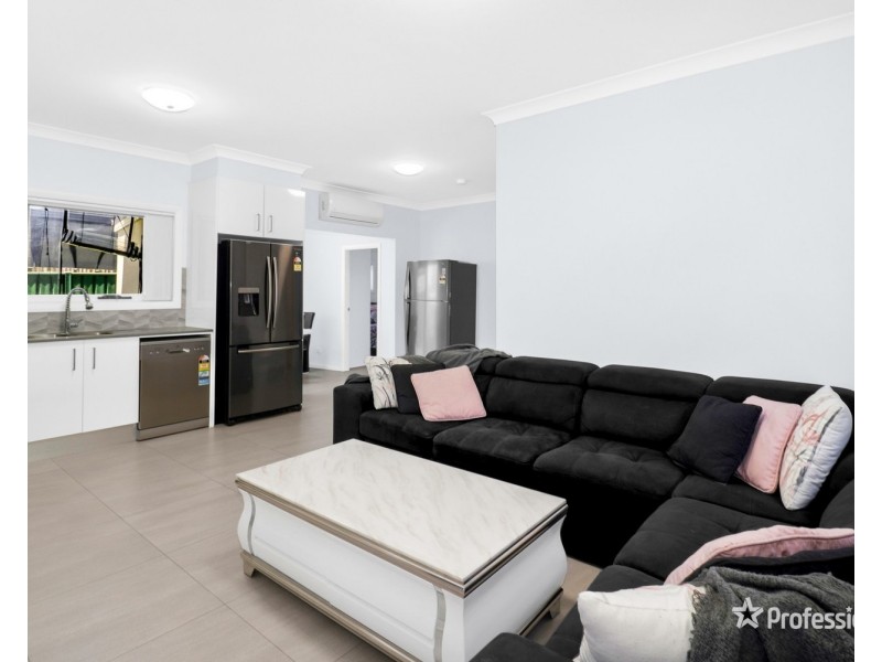 60 Coowarra Drive, St Clair NSW 2759