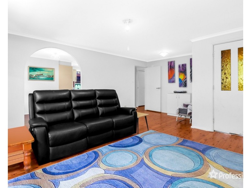 60 Coowarra Drive, St Clair NSW 2759