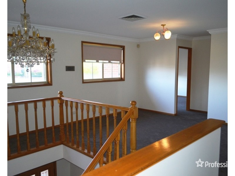 12 Ivanhoe Place, Oatlands NSW 2117