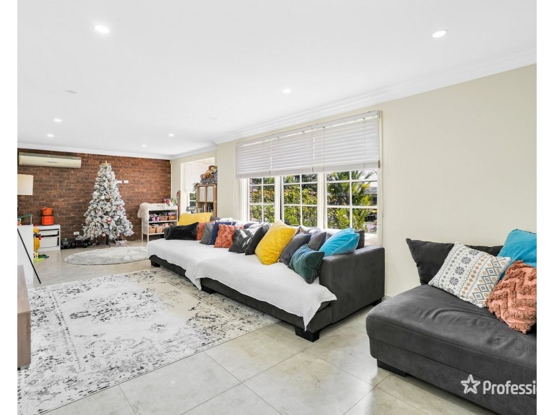 6 Whipbird Place, Erskine Park NSW 2759