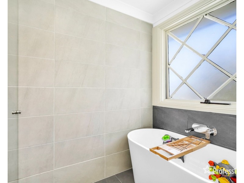 6 Whipbird Place, Erskine Park NSW 2759