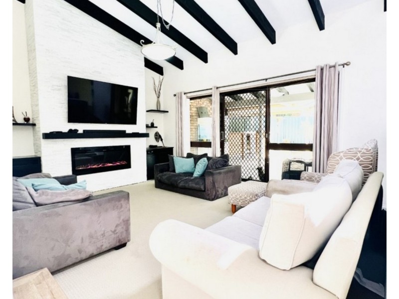 9 McLaren Grove, St Clair NSW 2759