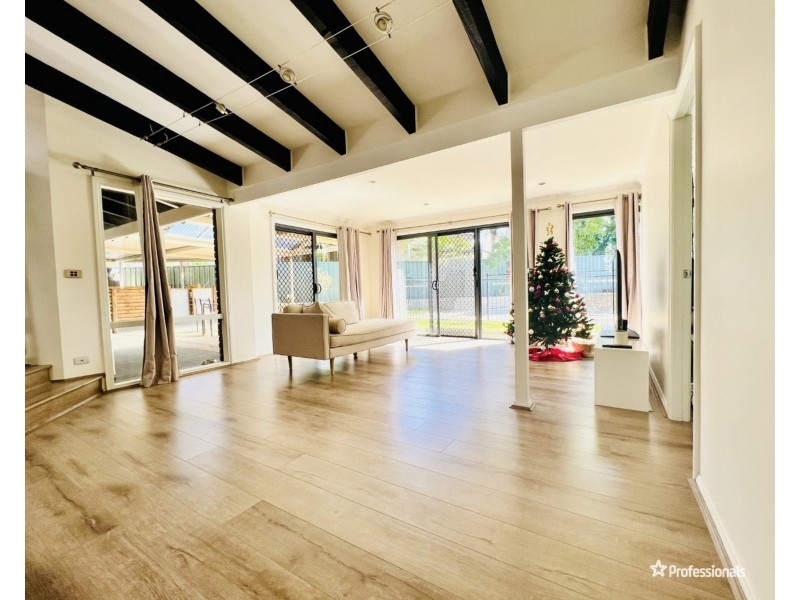 9 McLaren Grove, St Clair NSW 2759