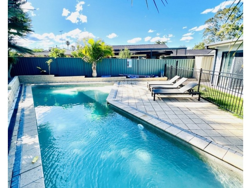 9 McLaren Grove, St Clair NSW 2759