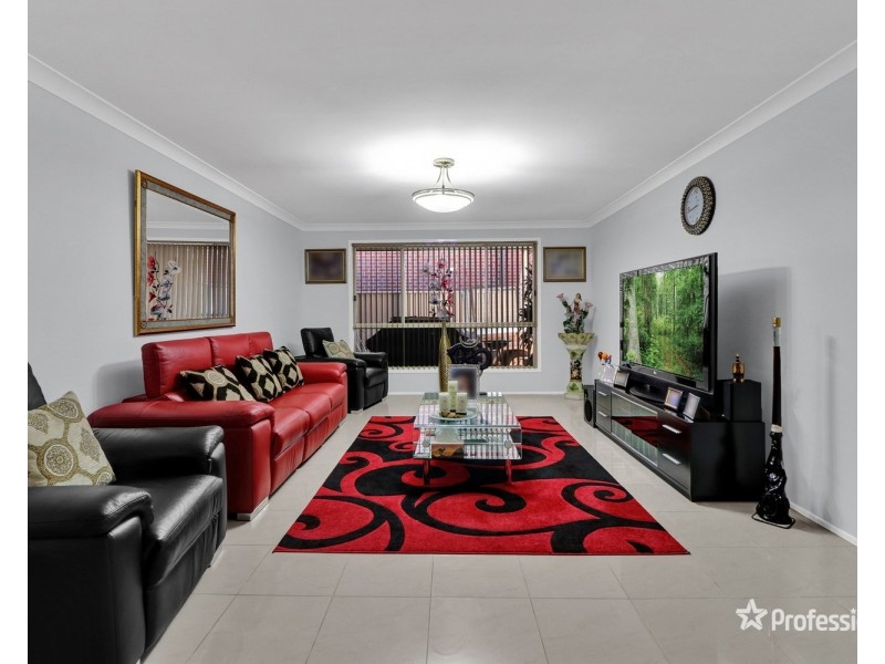 27 Tanzanite Street, Quakers Hill NSW 2763