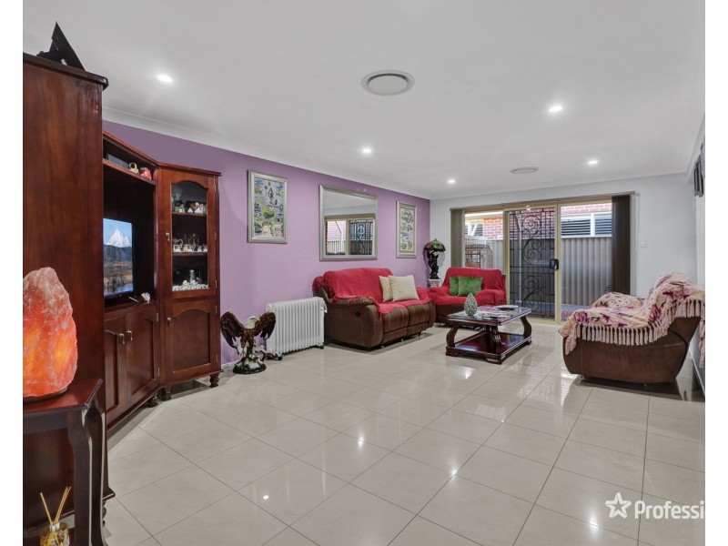 27 Tanzanite Street, Quakers Hill NSW 2763