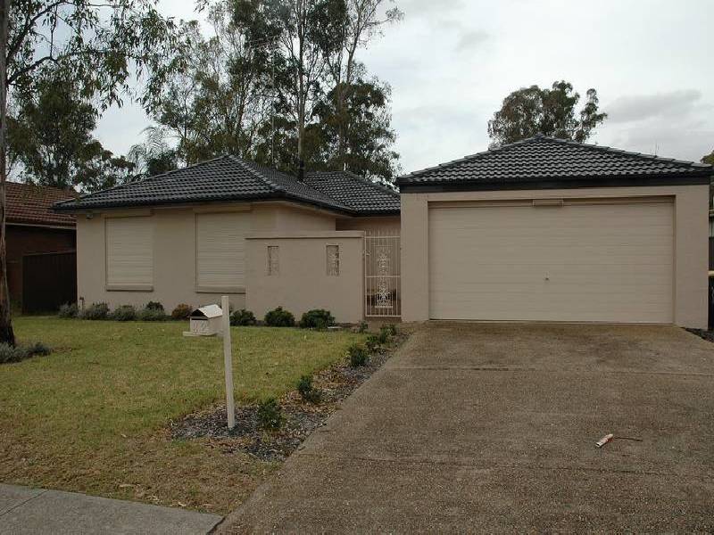 32 Blackwell Avenue, St Clair NSW 2759