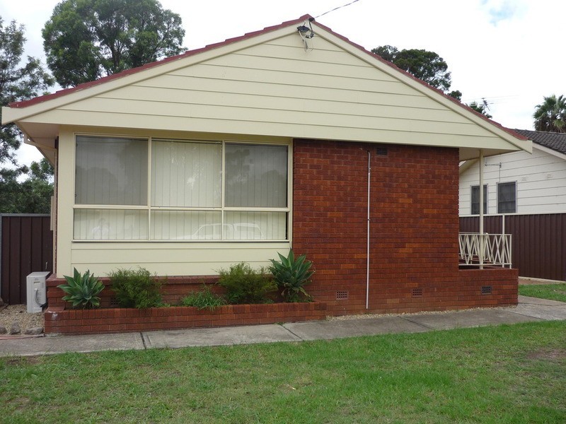 7 Manila Road, Lethbridge Park NSW 2770