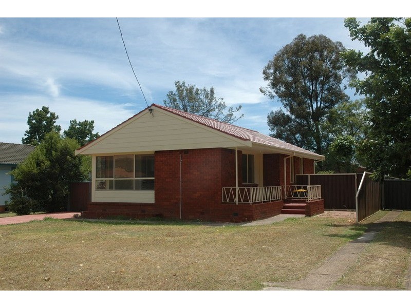 7 Manila Road, Lethbridge Park NSW 2770
