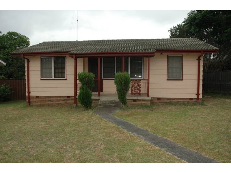 33 Kilbride Avenue, Dharruk NSW 2770