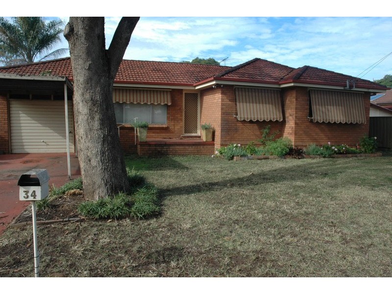 34 College Street, Cambridge Park NSW 2747