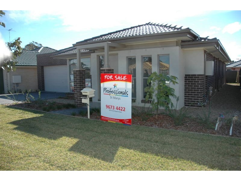 12 Nield Street, Ropes Crossing NSW 2760