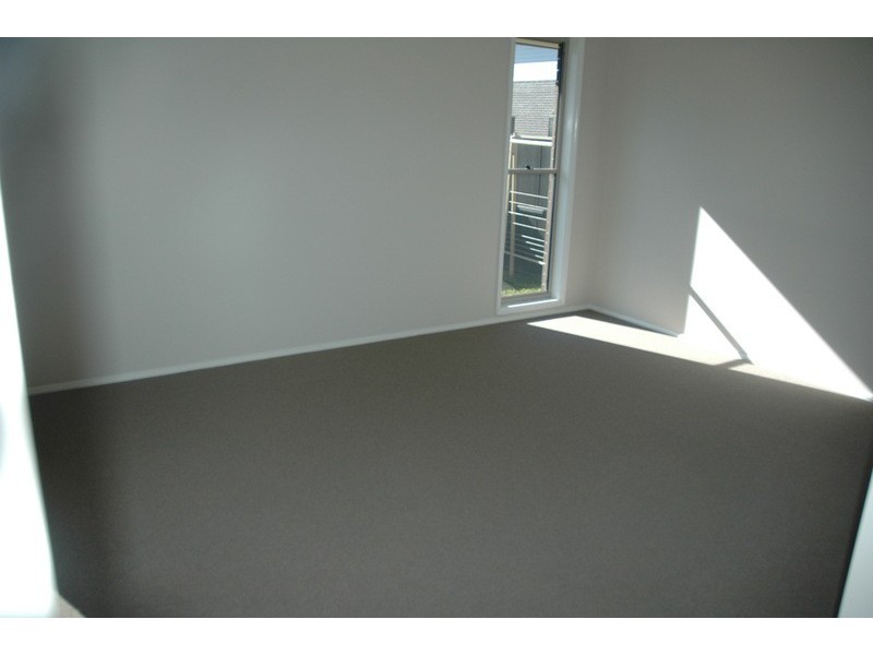 12 Nield Street, Ropes Crossing NSW 2760