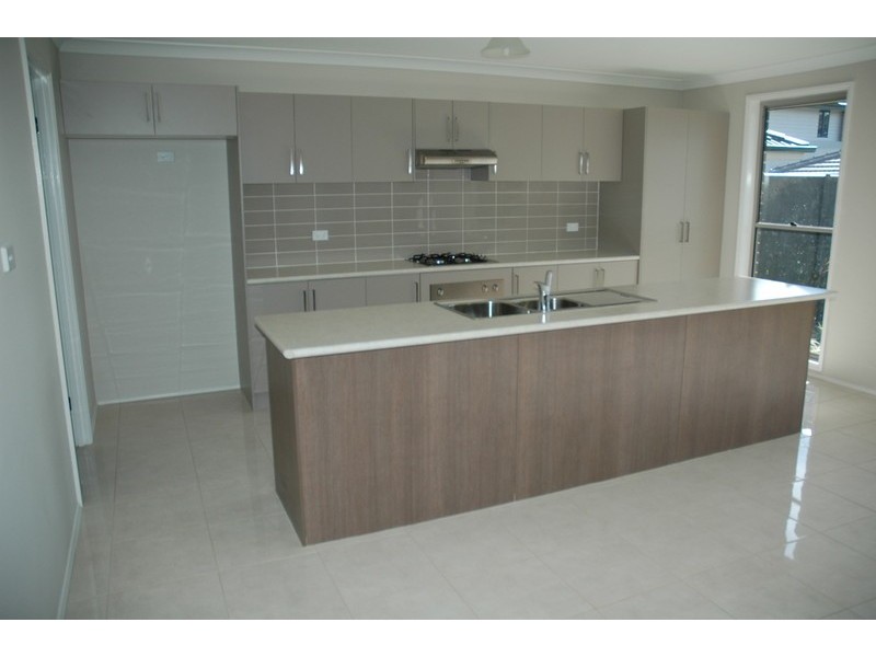 12 Nield Street, Ropes Crossing NSW 2760