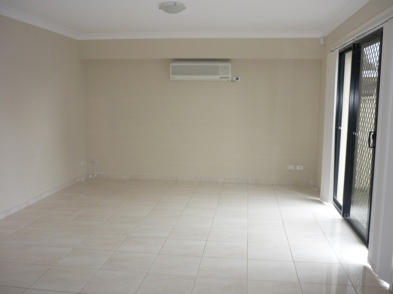 2/1 Windrush Circuit, St Clair NSW 2759