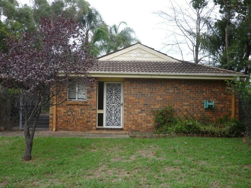 39 Solander Drive, St Clair NSW 2330