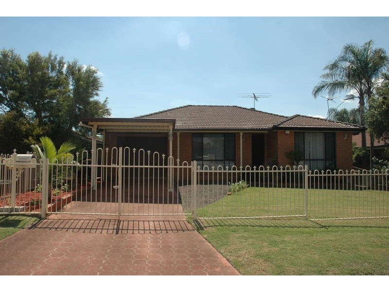 6 Cody Place, Oakhurst NSW 2761