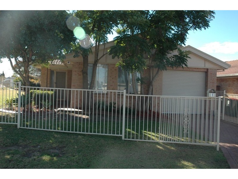 1 Redgum Circuit, Glendenning NSW 2761