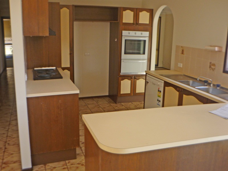 2 Jade Place, St Clair NSW 2759