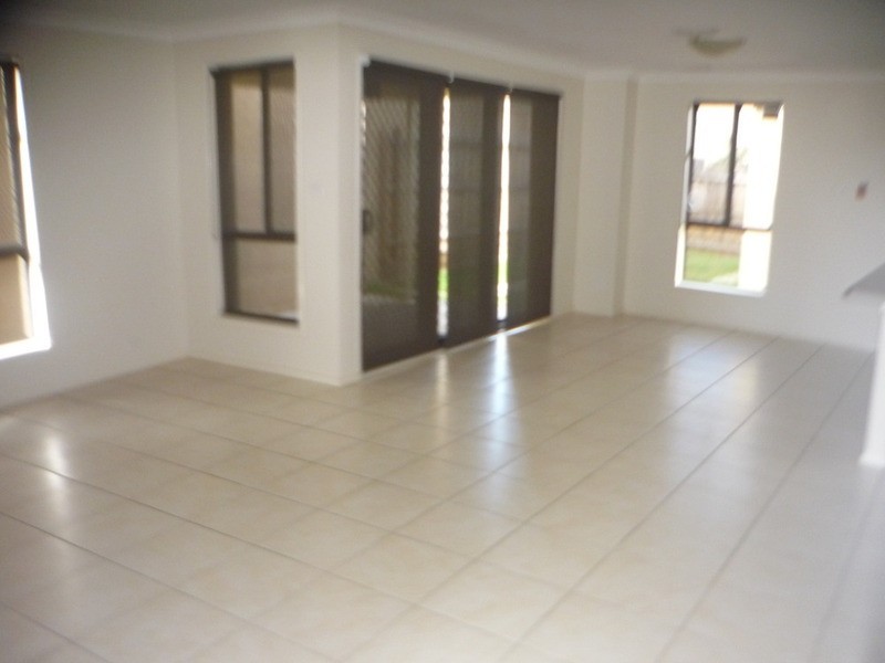 34 Dunlop Avenue, Ropes Crossing NSW 2760