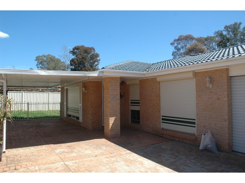 24 Wraysbury Place, Oakhurst NSW 2761