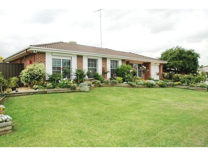 28 Ashwick Circuit, St Clair NSW 2759