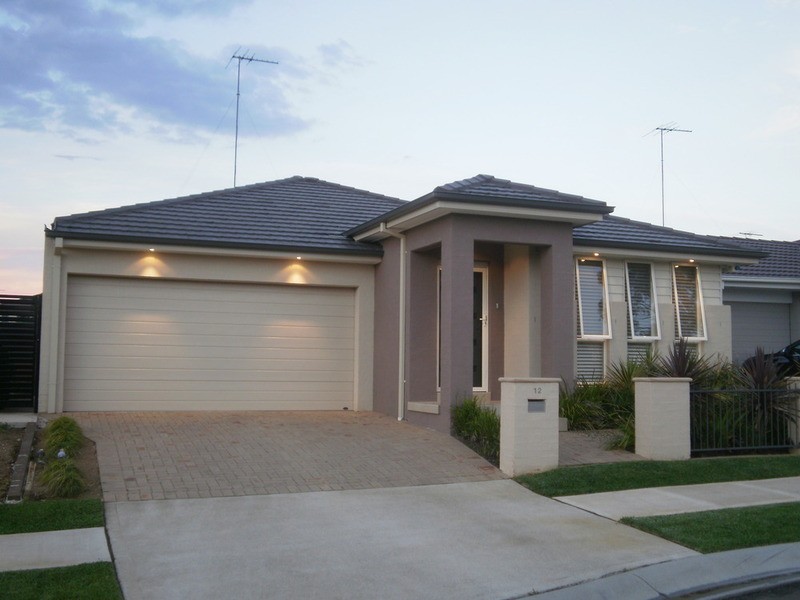 12  Woolls Crescent, Ropes Crossing NSW 2760