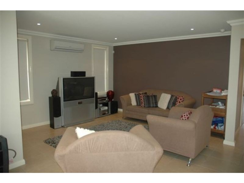 12  Woolls Crescent, Ropes Crossing NSW 2760