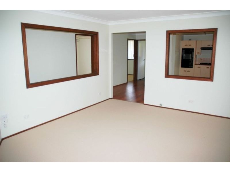 3  Dolphin Close, Claremont Meadows NSW 2747