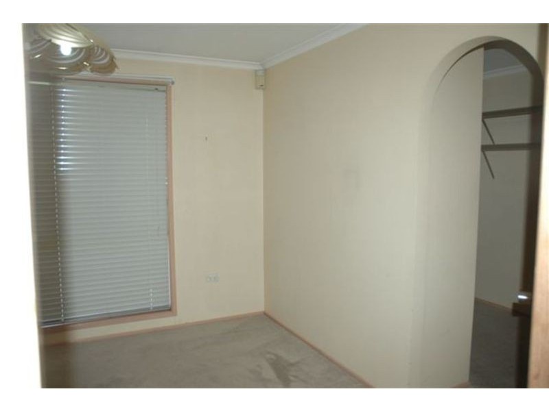 158 & 158A Explorers Way, St Clair NSW 2759