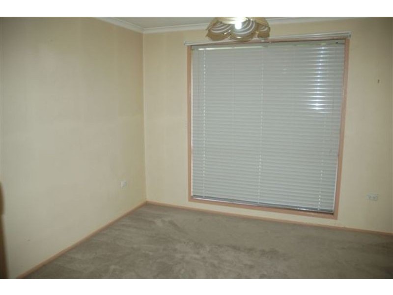 158 & 158A Explorers Way, St Clair NSW 2759