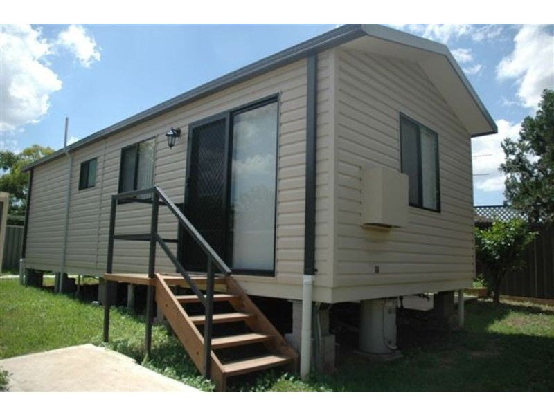 158 & 158A Explorers Way, St Clair NSW 2759