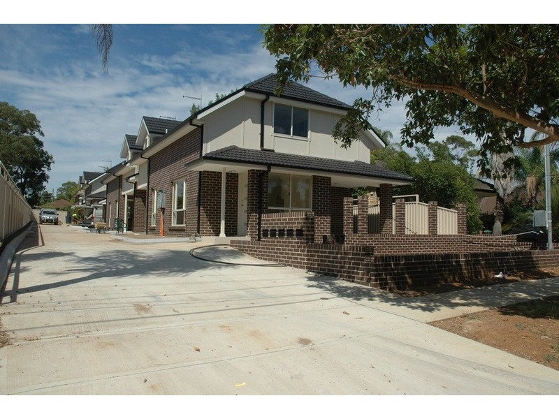 3 & 4/20 Canberra Street, Oxley Park NSW 2760