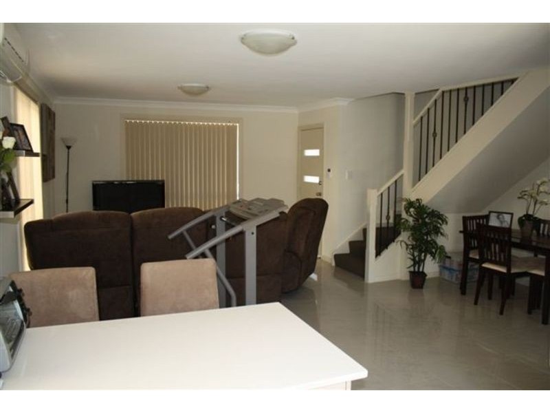 8/57 Adelaide Street, Oxley Park NSW 2760