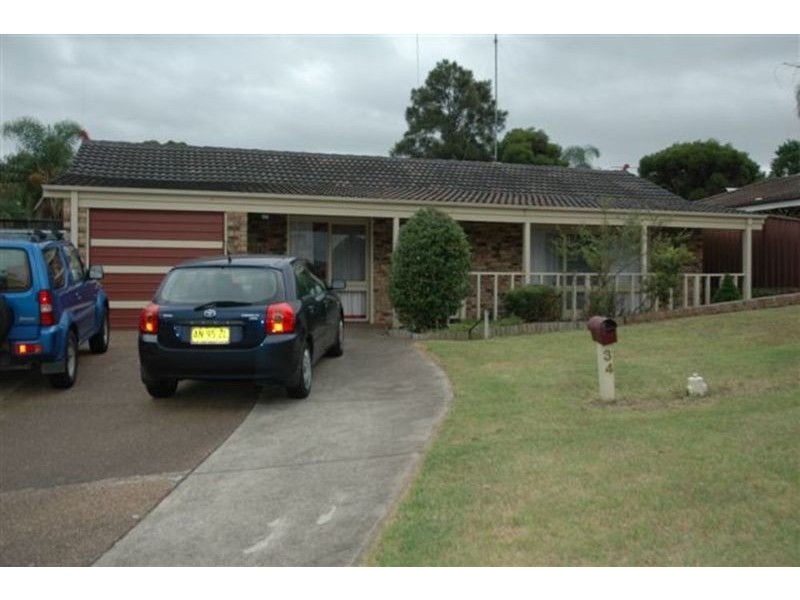 34 Explorers Way, St Clair NSW 2759