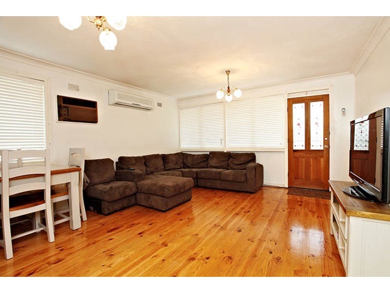 5 Mangariva Avenue, Lethbridge Park NSW 2770