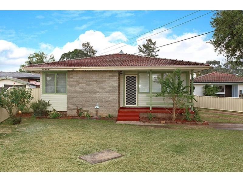 5 Mangariva Avenue, Lethbridge Park NSW 2770