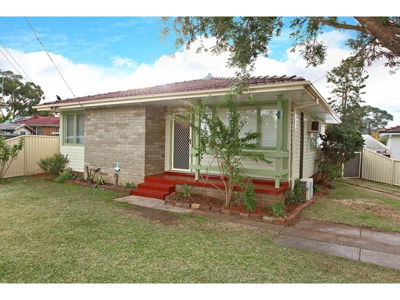 5 Mangariva Avenue, Lethbridge Park NSW 2770