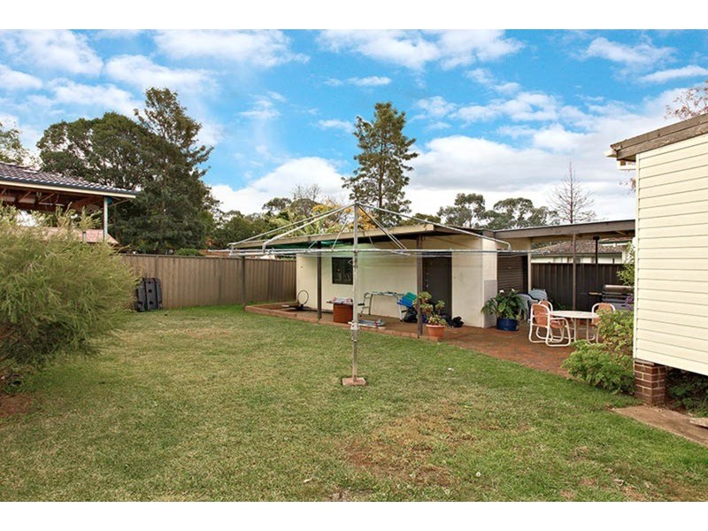 5 Mangariva Avenue, Lethbridge Park NSW 2770